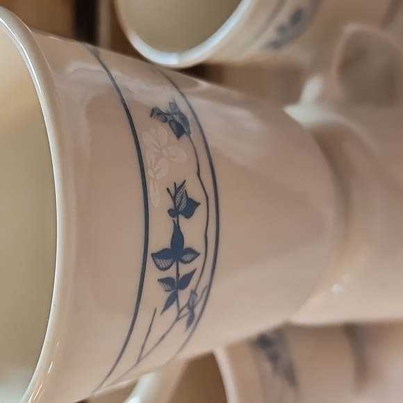 Vintage Corning Coffee Cups, Set of 4, First of Spring - Picture 5 of 5